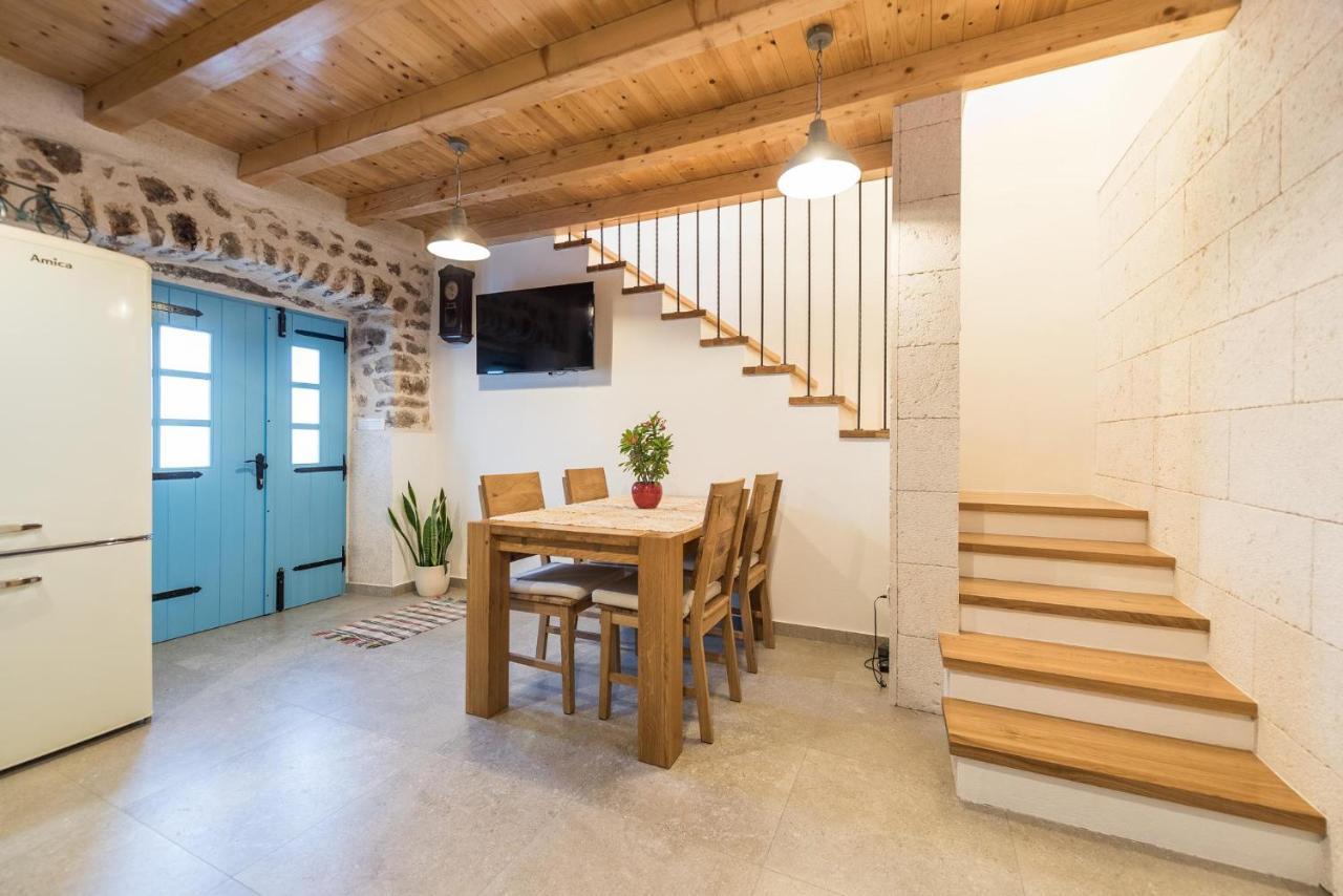 Holiday Home Lipa Nasa Neviđane Екстериор снимка