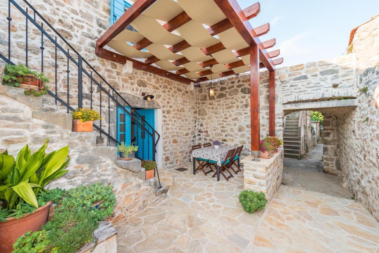 Holiday Home Lipa Nasa Neviđane Екстериор снимка