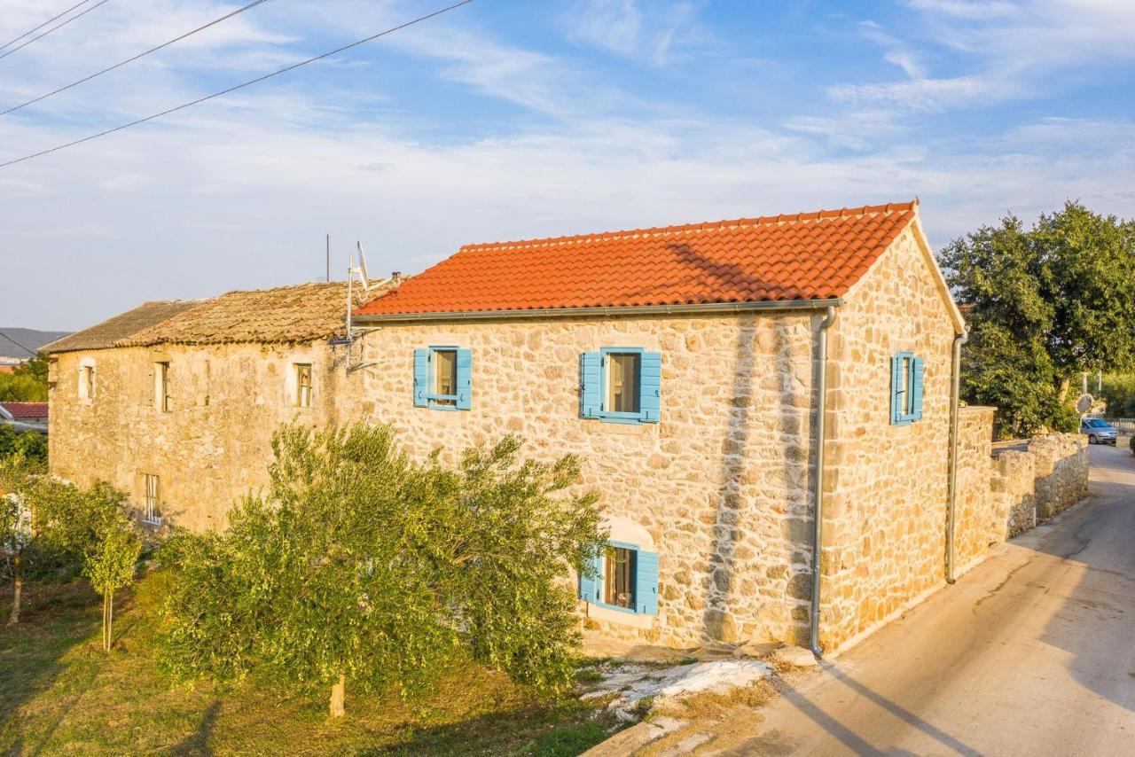 Holiday Home Lipa Nasa Neviđane Екстериор снимка