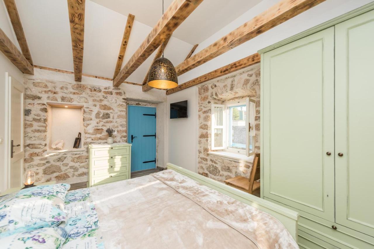 Holiday Home Lipa Nasa Neviđane Екстериор снимка