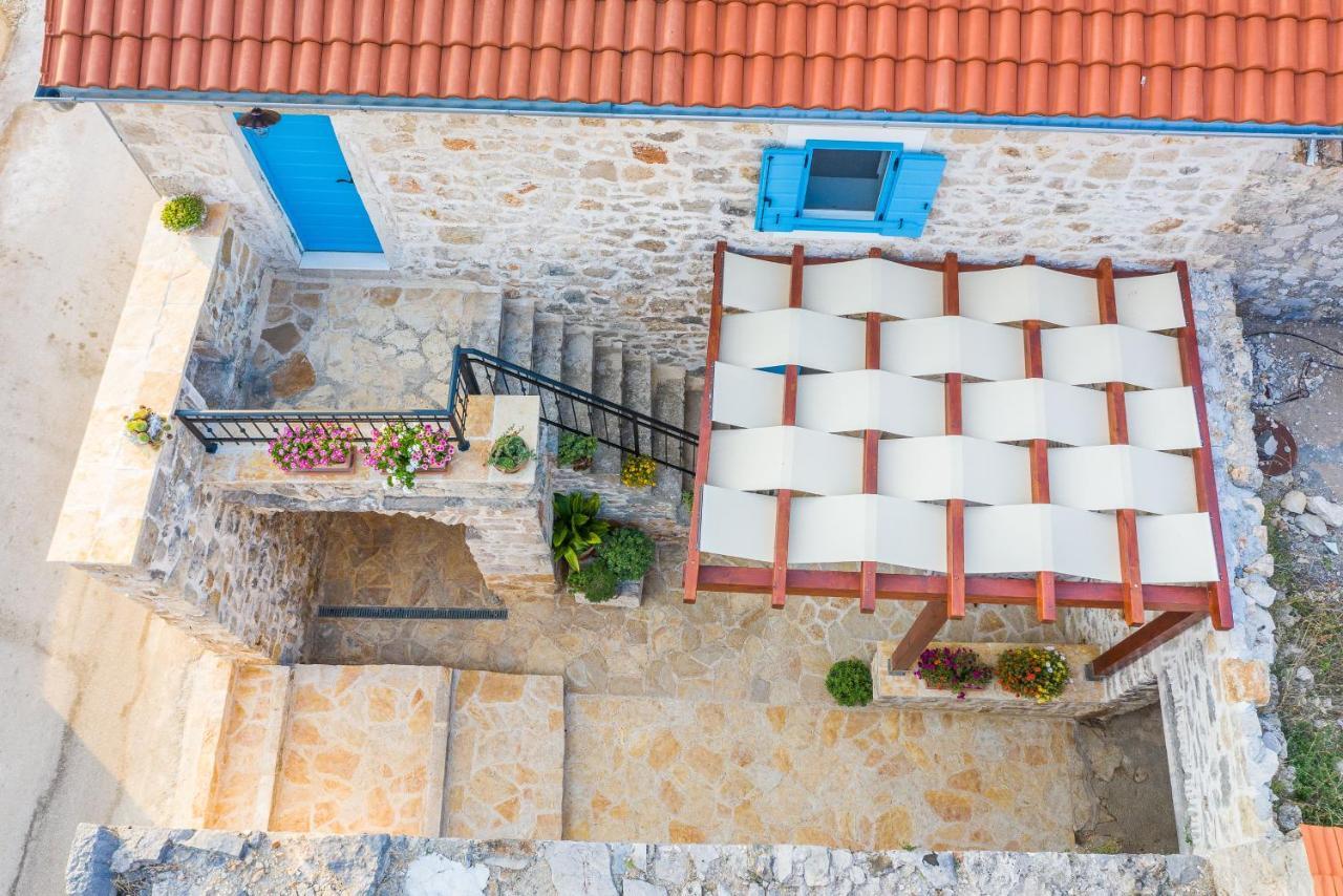 Holiday Home Lipa Nasa Neviđane Екстериор снимка