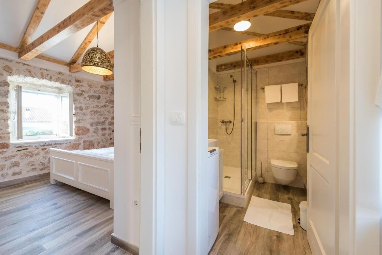 Holiday Home Lipa Nasa Neviđane Екстериор снимка