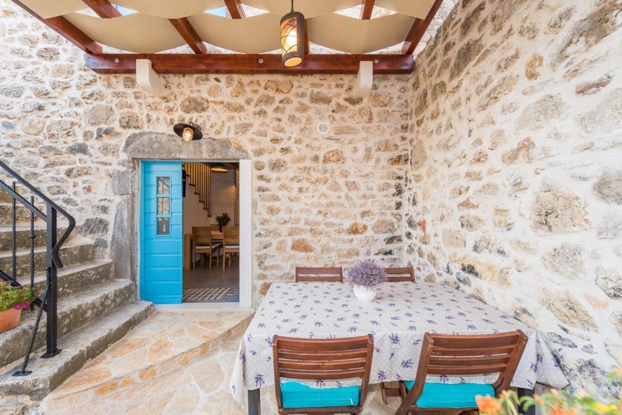 Holiday Home Lipa Nasa Neviđane Екстериор снимка