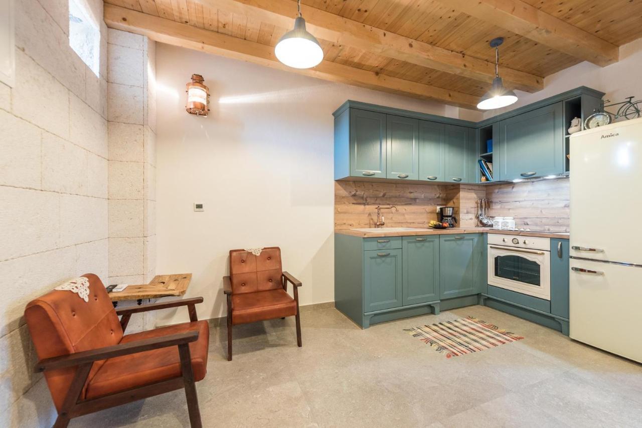 Holiday Home Lipa Nasa Neviđane Екстериор снимка