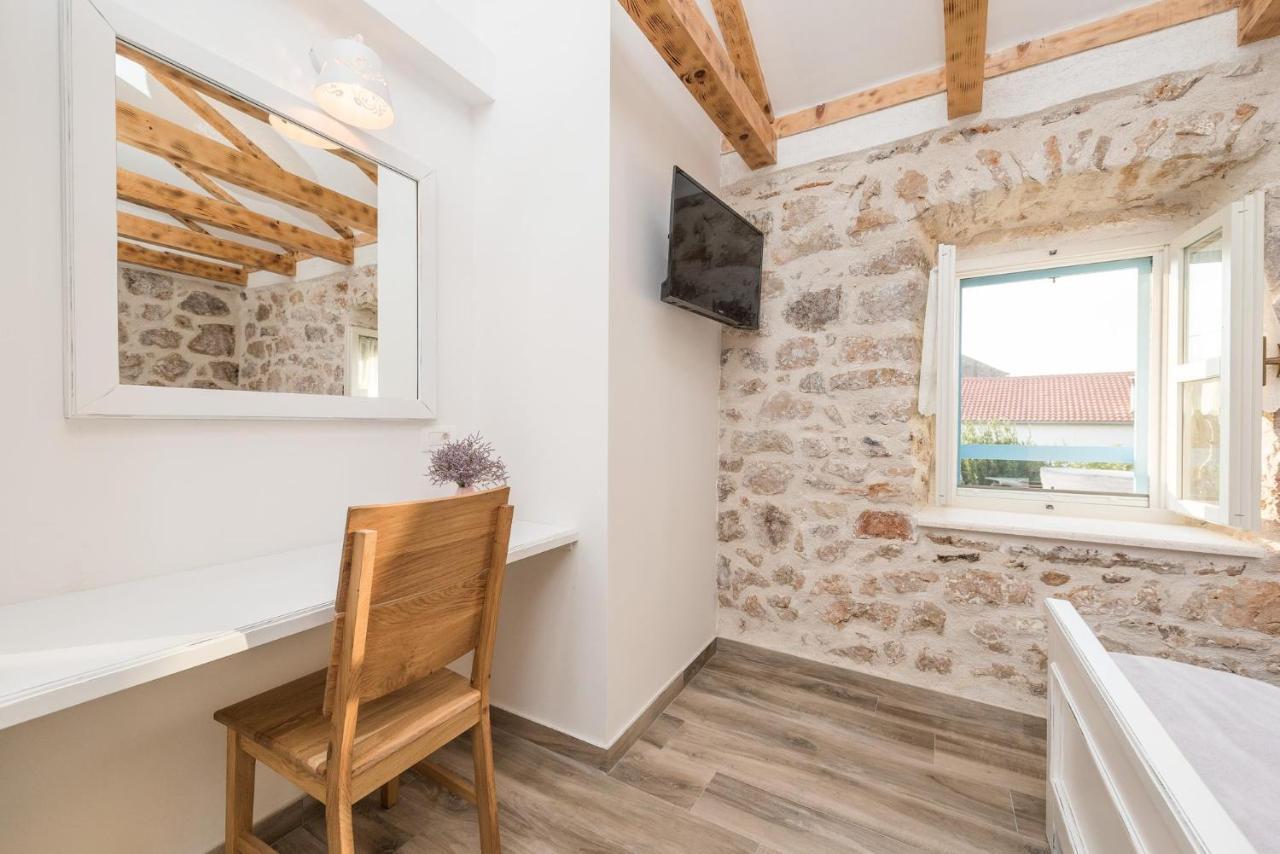 Holiday Home Lipa Nasa Neviđane Екстериор снимка